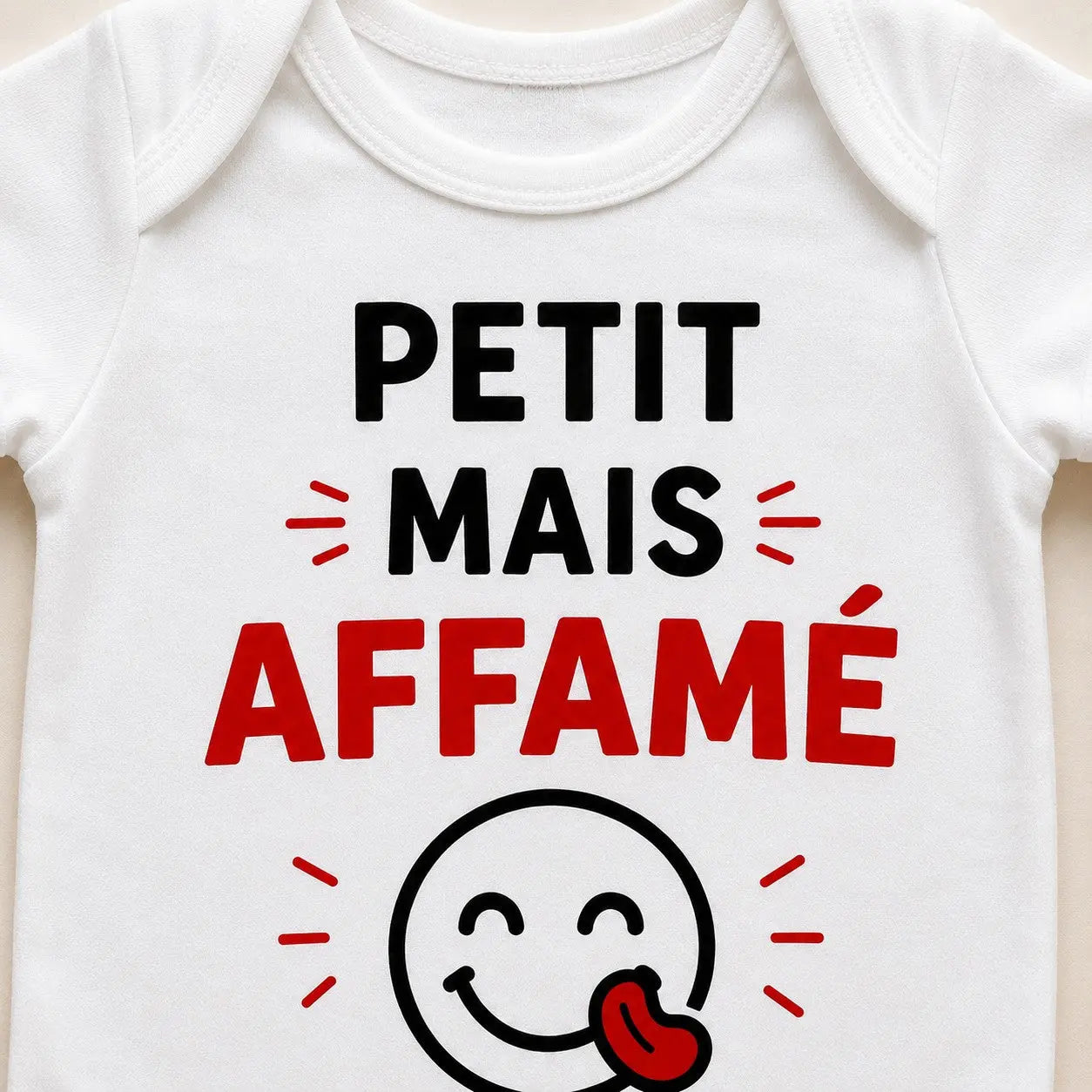 Body bébé NDC — Petit mais affamé blanc - zoom poitrine
