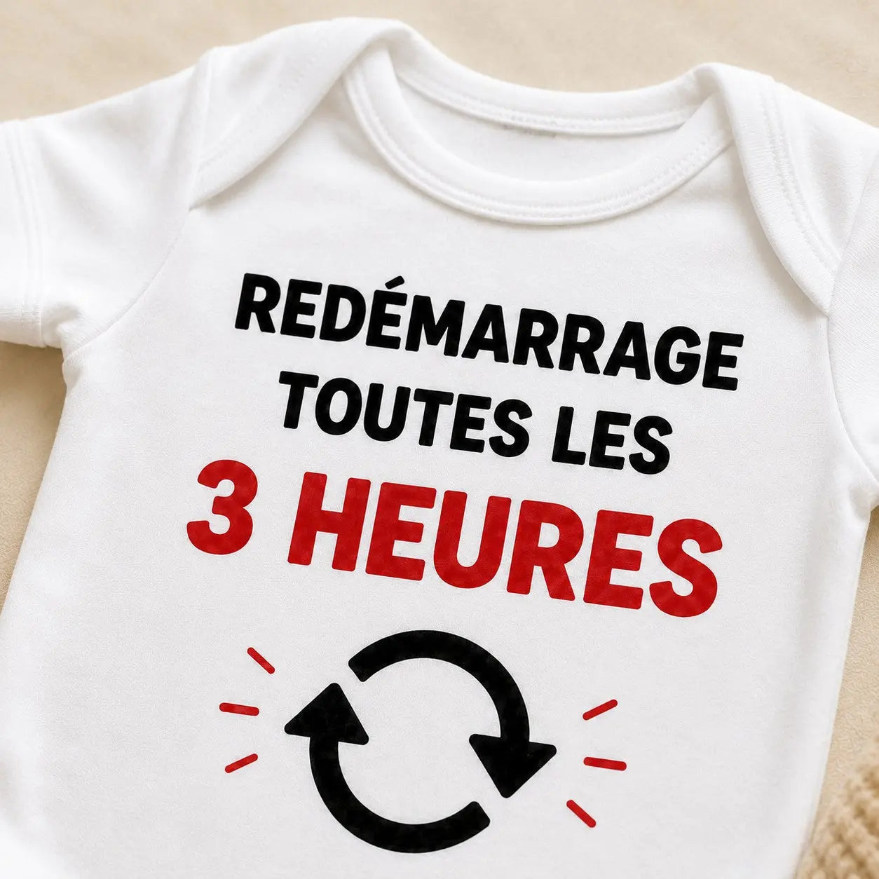 Body bébé NDC — Redémarrage toutes les 3 heures blanc - zoom poitrine