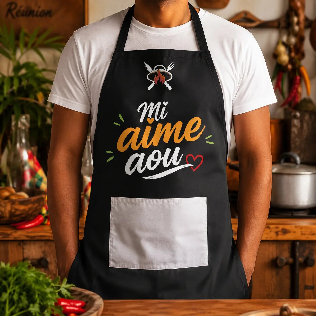 Tablier NDC — Mi aime aou noir - lifestyle porté