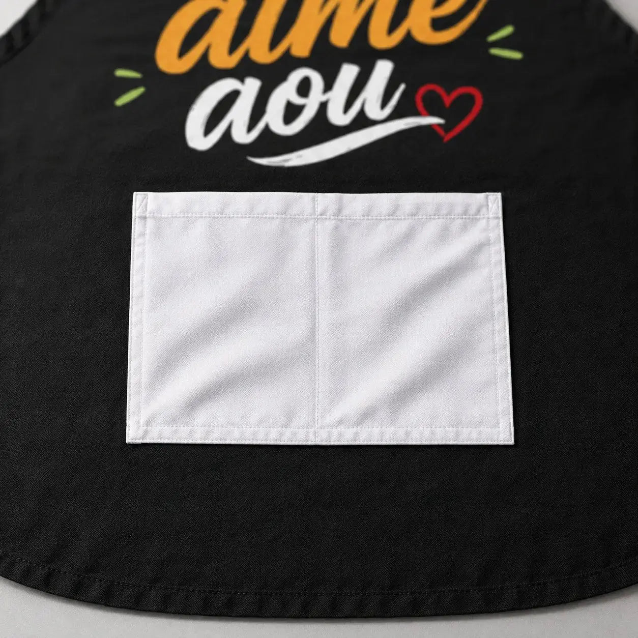 Tablier NDC — Mi aime aou noir - zoom poche blanche